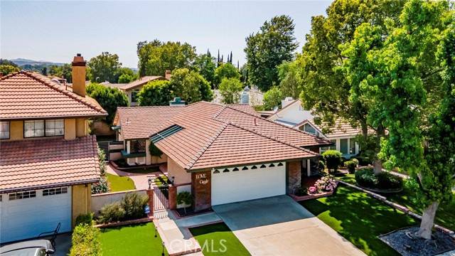 Valencia, CA 91355,26053 Manzano Court