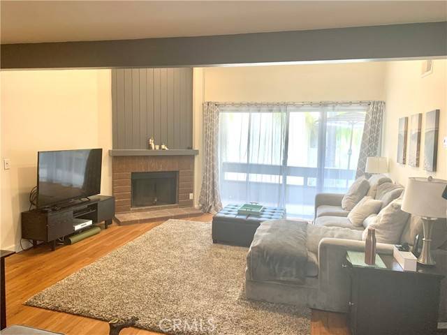 Woodland Hills, CA 91367,5800 Owensmouth Avenue #77
