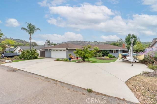 Fallbrook, CA 92028,3587 Oak Cliff Drive