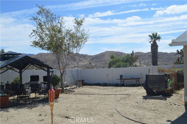 Morongo Valley, CA 92256,9496 Piedras