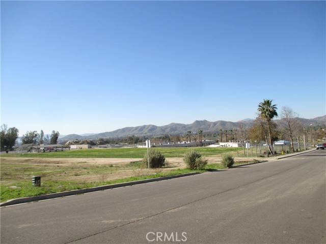 Perris, CA 92570,1230 Mount Baldy Street