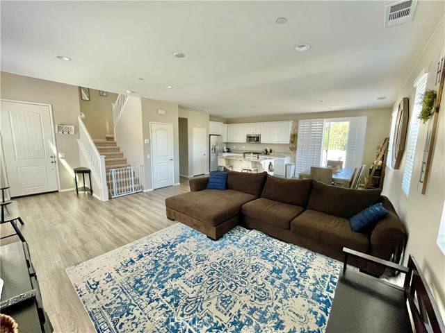 Temecula, CA 92592,42592 Azure Street