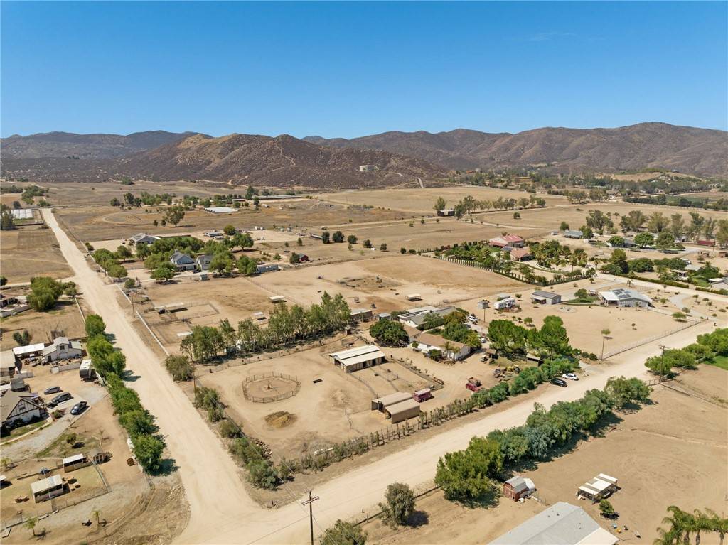 Hemet, CA 92543,39975 Vista Road