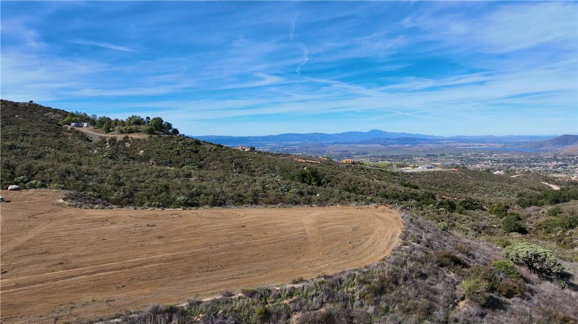 Temecula, CA 92592,39767 Esplendida