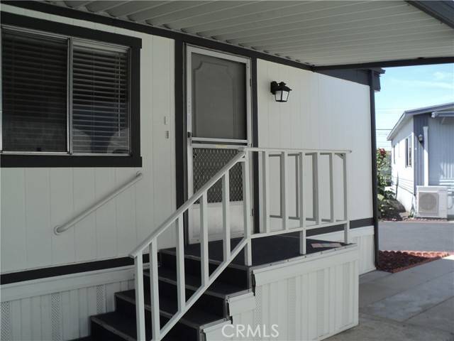 Bell Gardens, CA 90201,5678 Shull #4