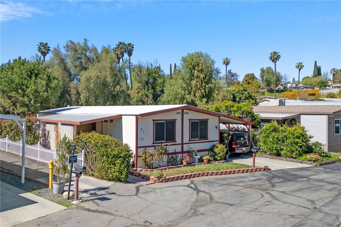 Riverside, CA 92504,15181 Van Buren #147