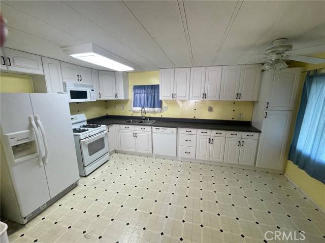 San Jacinto, CA 92583,1499 Old Mountain #47