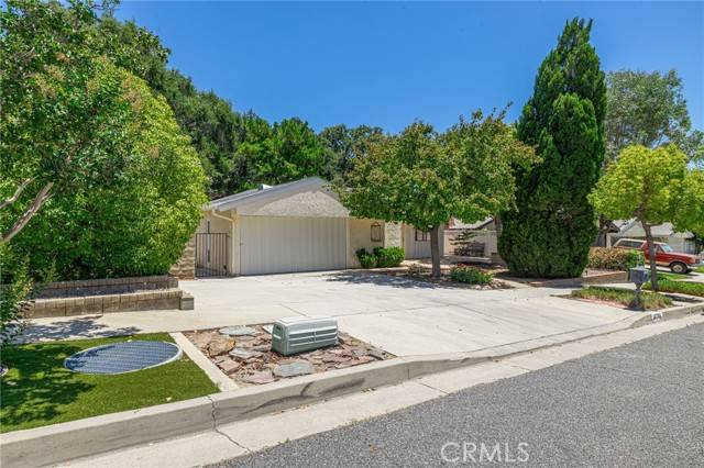 Newhall, CA 91321,24746 Airville Avenue