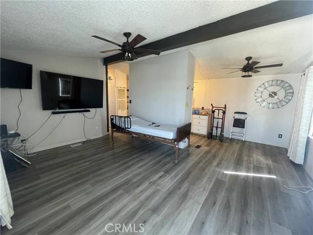 Hemet, CA 92543,530 W Devonshire #4