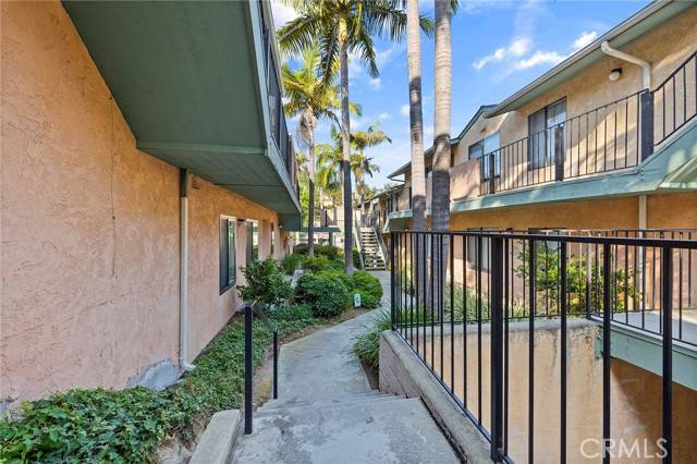 Oceanside, CA 92054,552 Canyon Drive #4