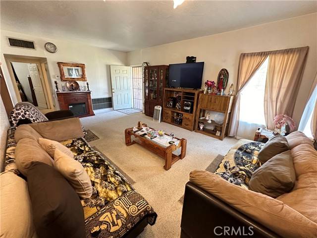 Blythe, CA 92225,586 N 6th Street