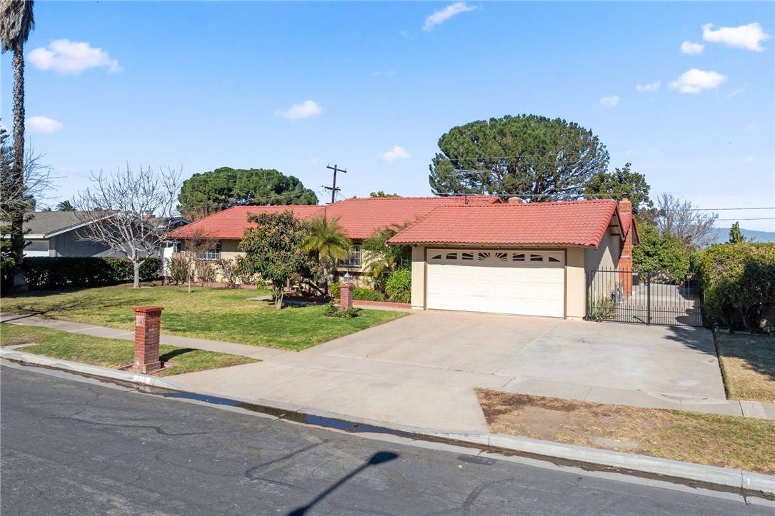 Corona, CA 92882,825 W Hacienda Drive