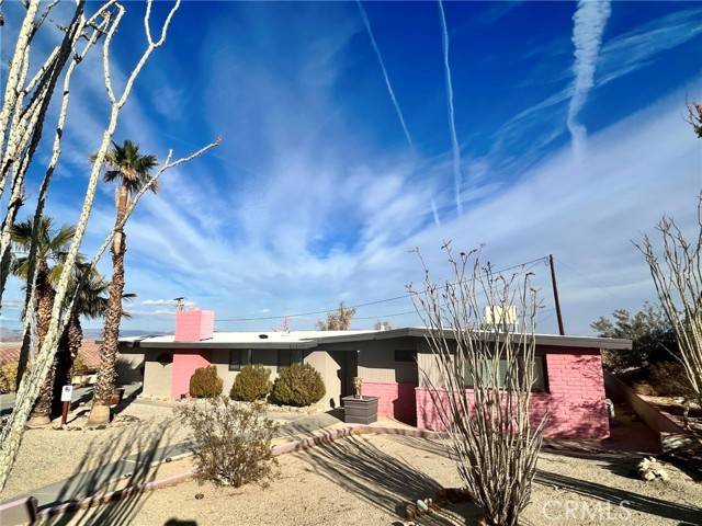 29 Palms, CA 92277,5673 Skyview Lane