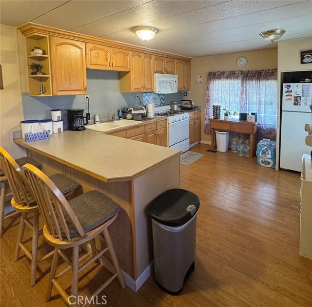 Hemet, CA 92554,42751 Florida