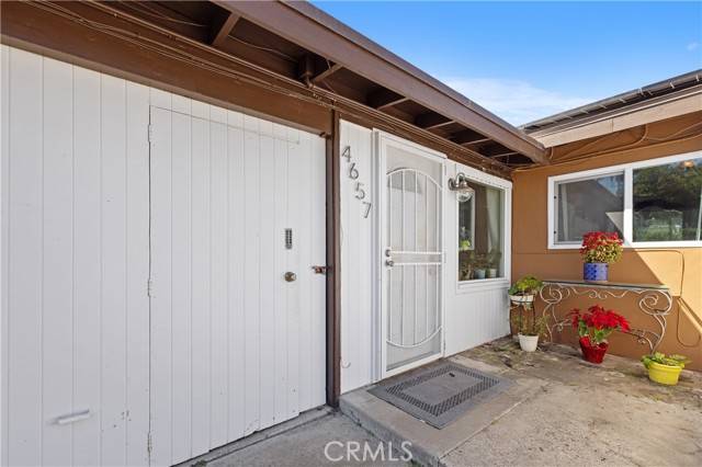 San Diego, CA 92117,4657 Chateau Place