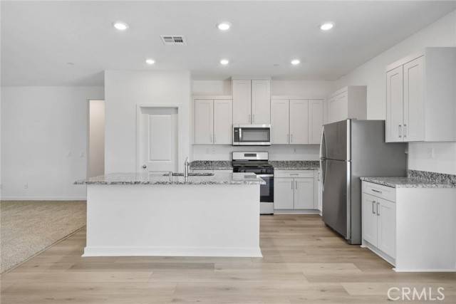 Victorville, CA 92392,12184 Del Sur Street
