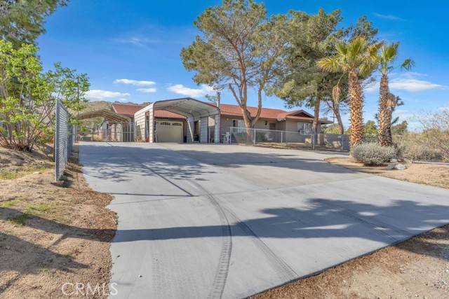 Joshua Tree, CA 92252,60449 Natoma Trail