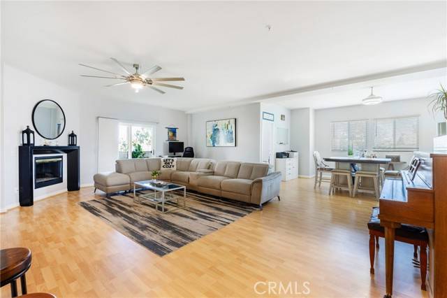 Oceanside, CA 92054,1180 Civic Center Drive #B21