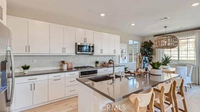Fontana, CA 92336,16628 Shallot Street