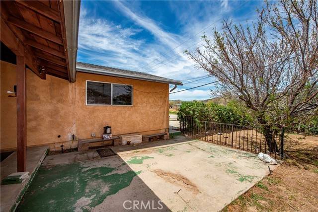 Lake Hughes, CA 93532,14306 Boxtree Street