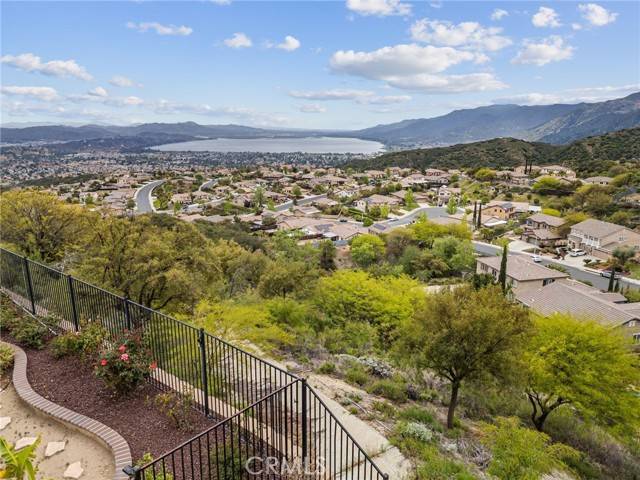 Lake Elsinore, CA 92530,29221 Crescent Ridge Drive