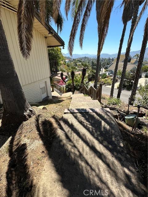 La Mesa, CA 91941,9902 Heavenly Way
