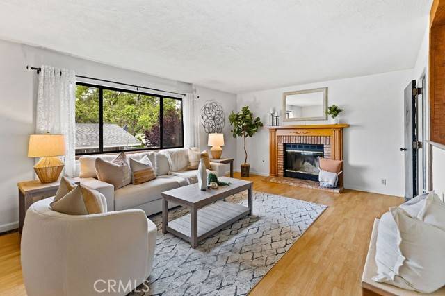 Fallbrook, CA 92028,734 Ceramic Lane