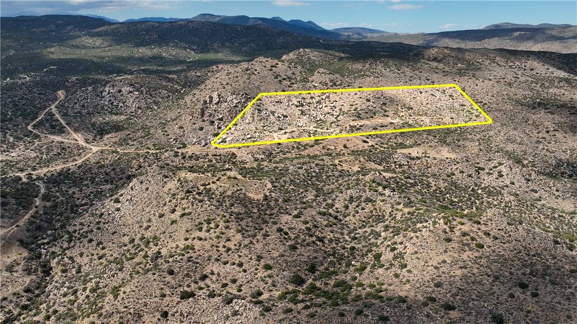 Anza, CA 92539,62582 Bear Track