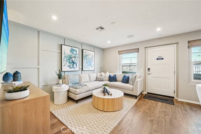 Fontana, CA 92336,16157 Lumia Way