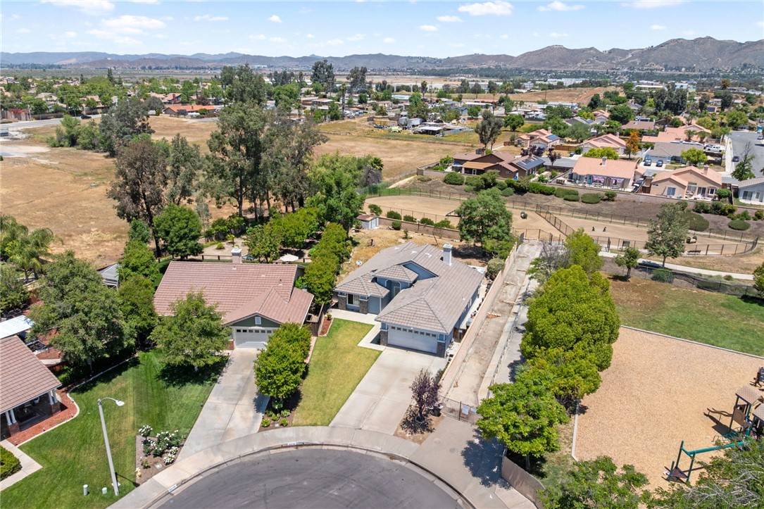 Wildomar, CA 92595,32725 Trailwood Court