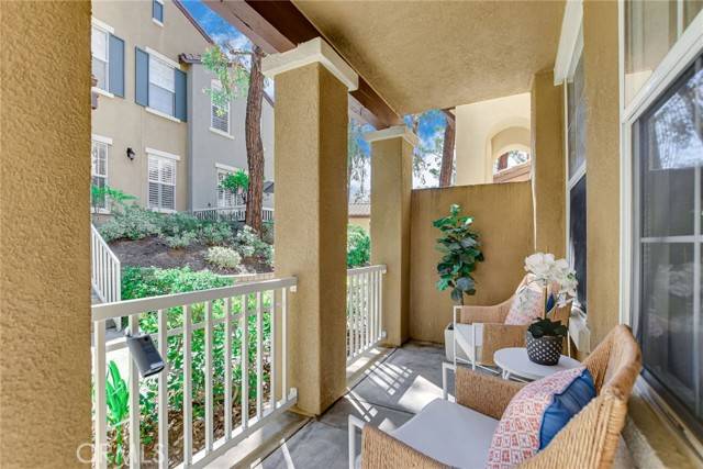 Valencia, CA 91354,28210 Canterbury Court