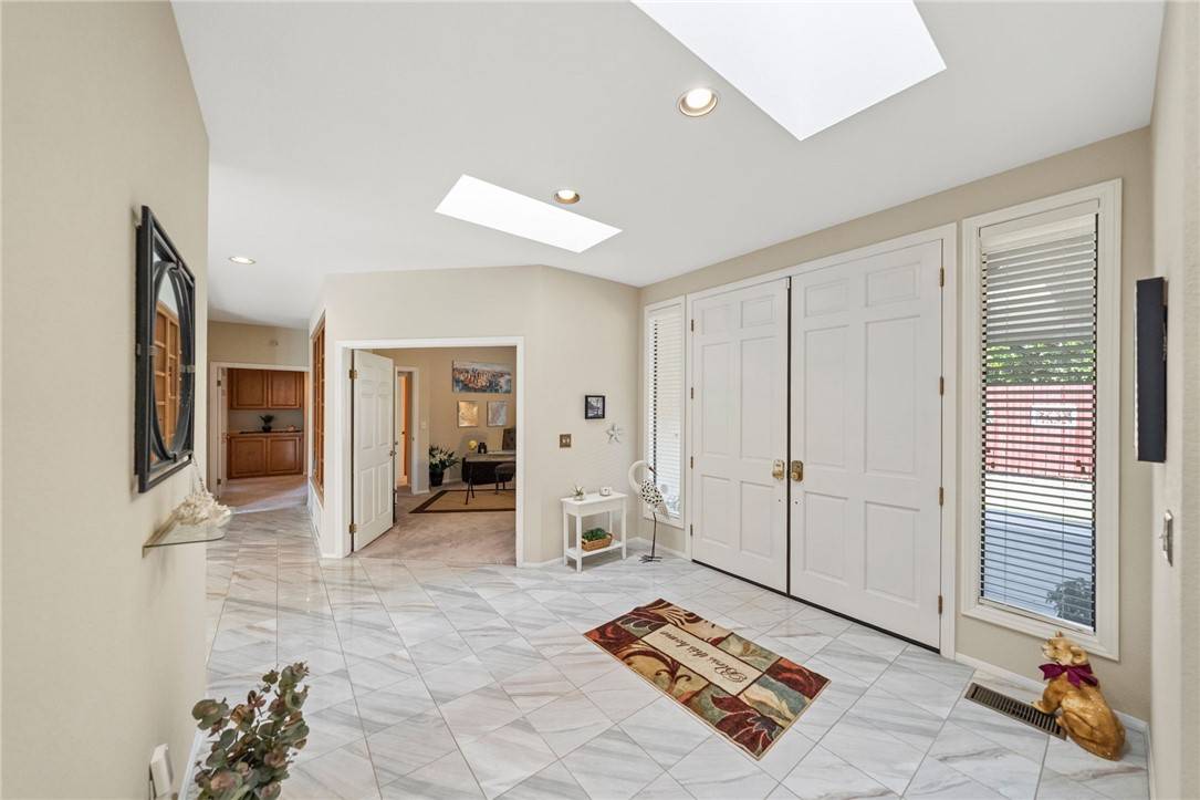 Fallbrook, CA 92028,1357 Sunny Heights Road