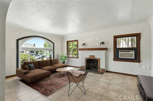 Pomona, CA 91768,541 Randolph Street