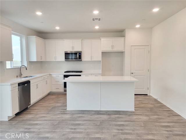 Corona, CA 92883,26314 Gentry Avenue