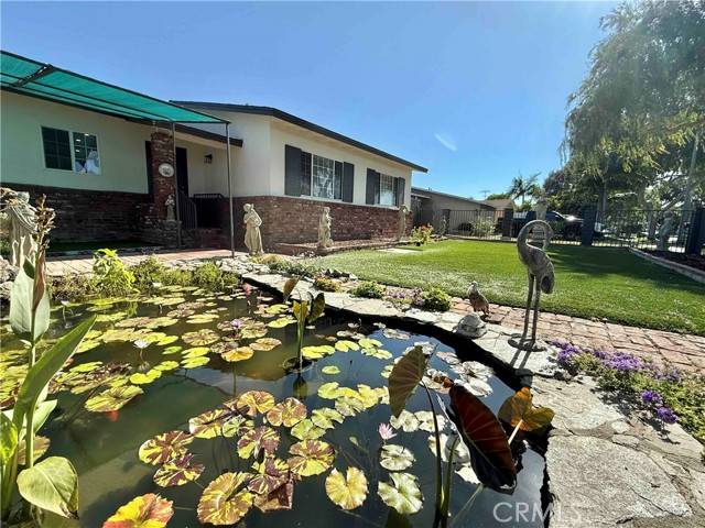 Santa Ana, CA 92707,922 W Occidental Street
