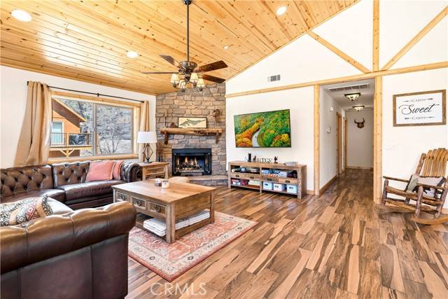 Big Bear Lake, CA 92315,43485 Colusa Drive