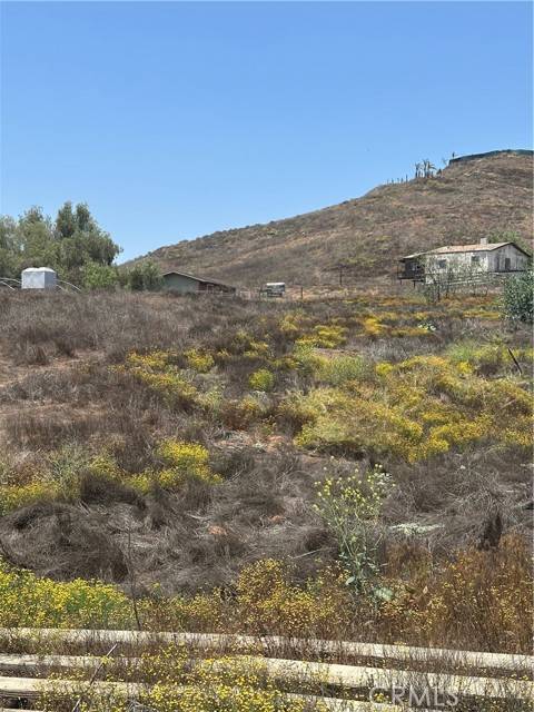 Perris, CA 92570,0 Carlita