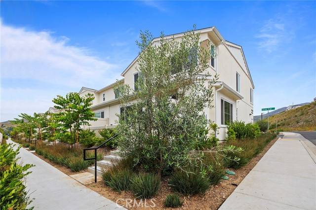 Fallbrook, CA 92028,359 Citrine Trail
