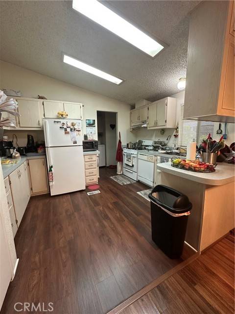 San Jacinto, CA 92582,913 S Grand #180