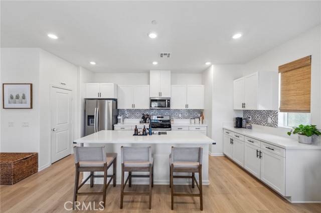 Vista, CA 92081,1060 Kendale Way