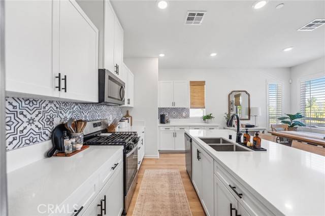 Vista, CA 92081,1060 Kendale Way