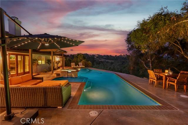 Fallbrook, CA 92028,707 S Live Oak Park Road