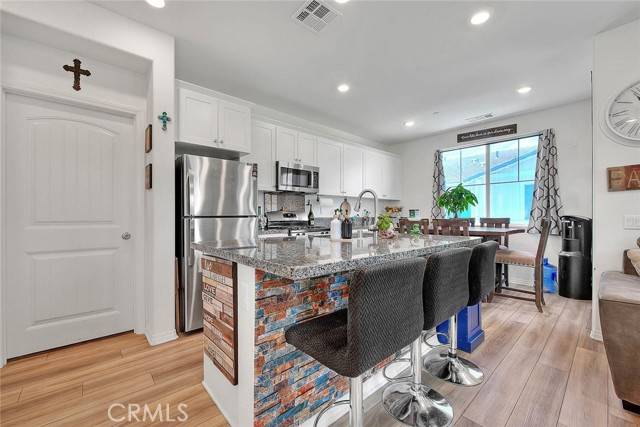 Fontana, CA 92336,16502 Casa Grande Avenue #413