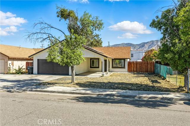 San Jacinto, CA 92583,639 E 5th St