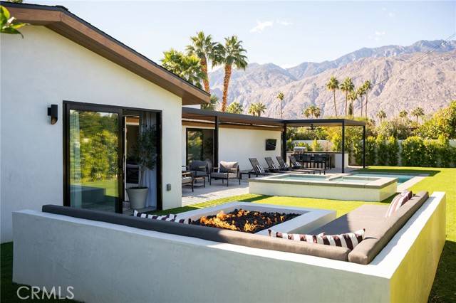 Palm Springs, CA 92262,2040 E Calle Lileta