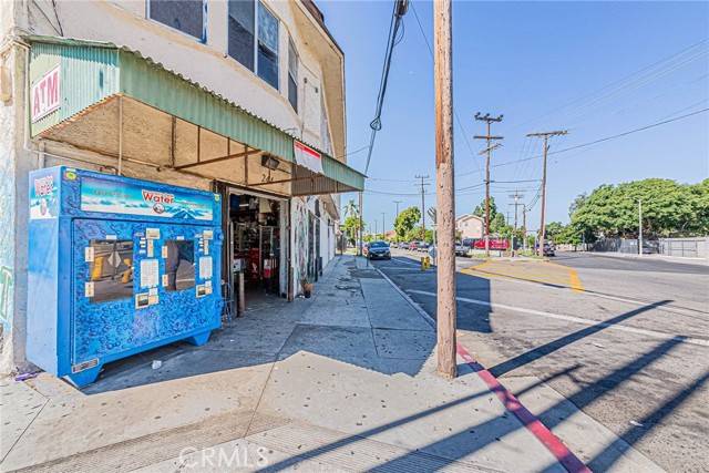 Los Angeles, CA 90011,3703 Maple Avenue