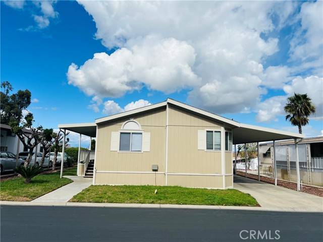 Corona, CA 92882,307 S Smith #48