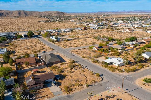 Joshua Tree, CA 92252,6678 Hillview