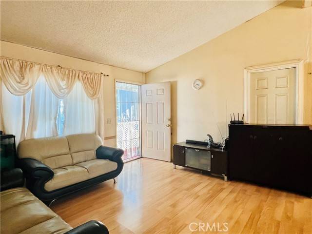 Rowland Heights, CA 91748,1560 S Otterbein #6