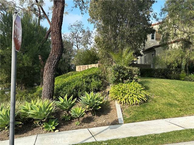 Irvine, CA 92603,37 Hedgerow